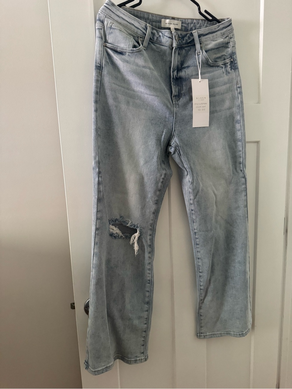 Light Wash Distressed Straight-Leg Jeans - Light Blue